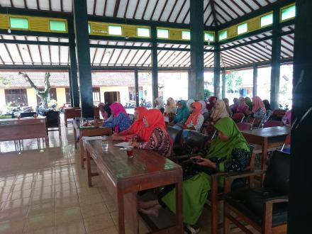 Pertemuan PPKBD Desa Poncosari