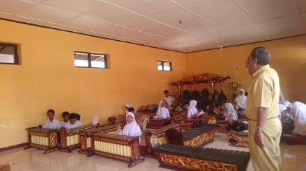 Latihan Karawitan SD di Desa Poncosari
