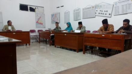 Rapat Pembentukan Panitia Pengisian Lowongan Pamong Desa Dusun Kuwaru dan Dusun Polosiyo