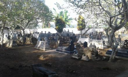 Kerja Bakti Bersih Makam Dusun Ngentak