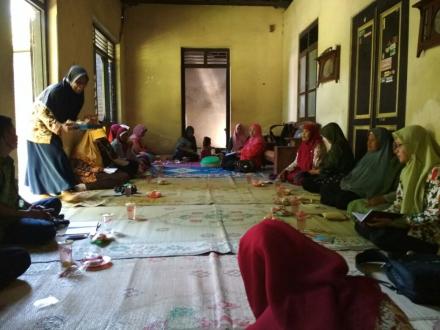 Pelatihan Pembuatan Geplak Pepaya KWT Multisari Desa Poncosari