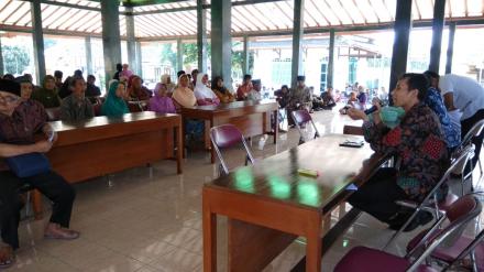 Pembagian Sertifikat Tanah Warga Desa Poncosari