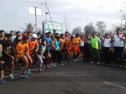 Tri Lomba Juang di Pantai Baru Desa Poncosari