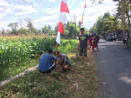 Kerja Bakti Menyambut HUT RI Ke 73