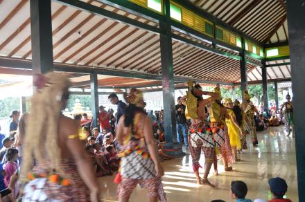 Tari Kreasi Reog Dusun Talkondo dalam Hari Jadi Desa Poncosari