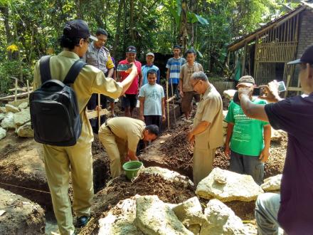 Peletakan Batu Pertama RTLH Dusun Bayuran