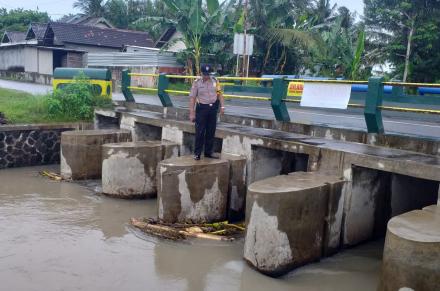 Peninjauan Ketinggian Debit Air Sungai