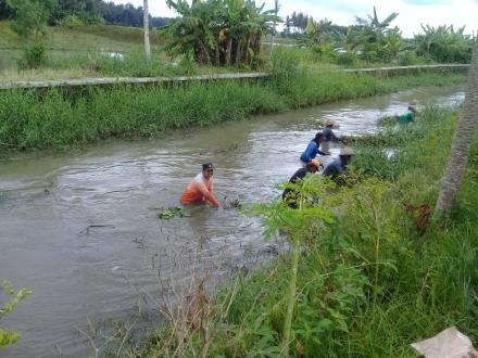 Pembersihan Sungai Oleh FPRB Kalurahan Poncosari