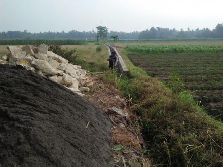 Pembangketan Saluran Irigasi, Warga Dusun Krajan Mengikuti Gotong Royong