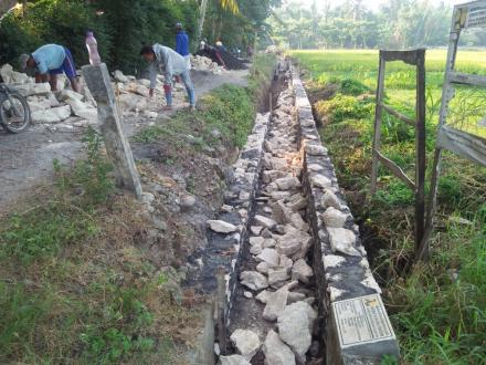 Pembangketan Saluran Irigasi Dusun Krajan