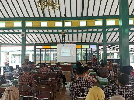 Informasi Dunia Kerja, Disnakertrans Gelar Sosialisasi Ketenagakerjaan