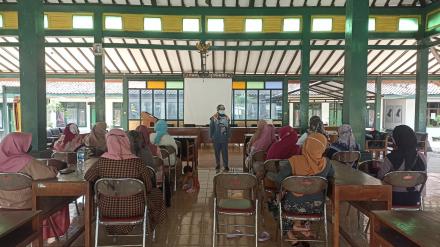 Tingkatkan Pengetahuan Kehamilan, Bidan Kalurahan Laksanakan Kelas Ibu Hamil