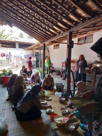 Giat Masak Makanan Tambahan Bagi Anak Terindikasi Stunting