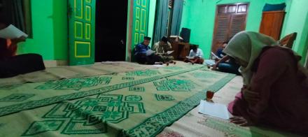 Pemaparan Program Kerja Kelompok KKN Unit XII D3 UAD Dusun Talkondo