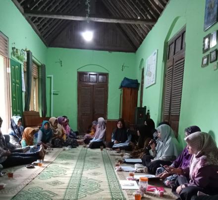 Sampaikan Bahasan Kesehatan, PKK Dusun Talkondo Laksanakan  Pertemuan 