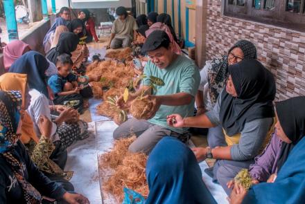 Pelatihan Pembuatan Cocodama Oleh Mahasiswa PPG UST