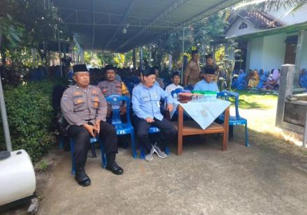Syawalan Pelaku Wisata Pantai Baru dan Warga Ngentak 
