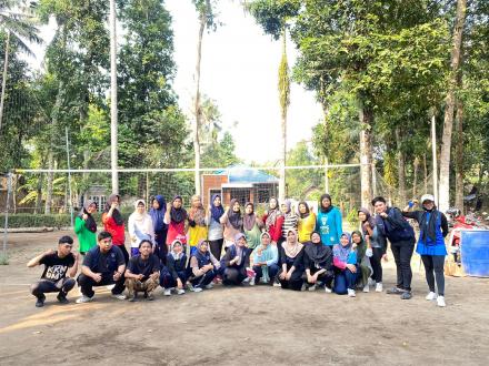 Giat Senam Warga Masyarakat Talkondo Bersama Dengan Mahasiswa KKN UMY