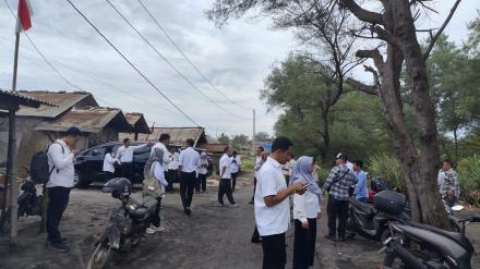 Kunjungan Kampung Nelayan Merah Putih