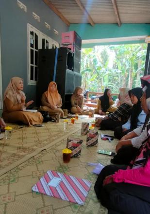 Pertemuan PKK Dusun Bayuran Bersama Dengan PLKB Srandakan