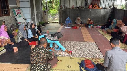Pertemuan KWT Dusun Karang