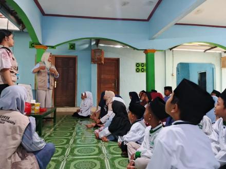 Pengajaran Bahasa Inggris TPA Albidayah Dusun Singgelo