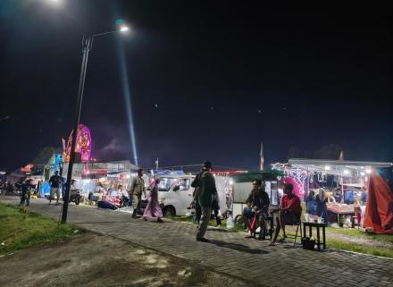Kemeriahan Pasar Malam Poncosari Fair