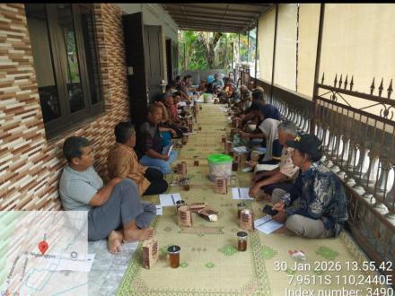 Anggota Gapoktan Sarikismo Kalurahan Poncosari Ikuti Pertemuan