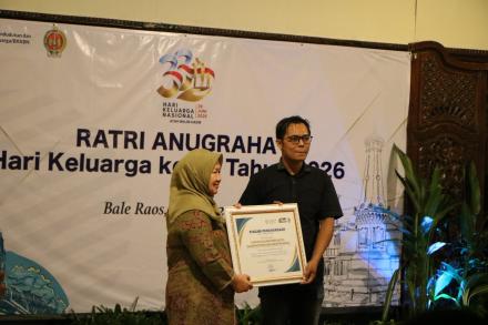 Kampung KB Poncosari Terima Penghargaan BKKBN Dalam Harganas 2026