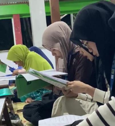 Mahasiswa KKN UNTIDAR Berpartisipasi dalam Kegiatan Pengajian Ibu-Ibu di Masjid MWC NU